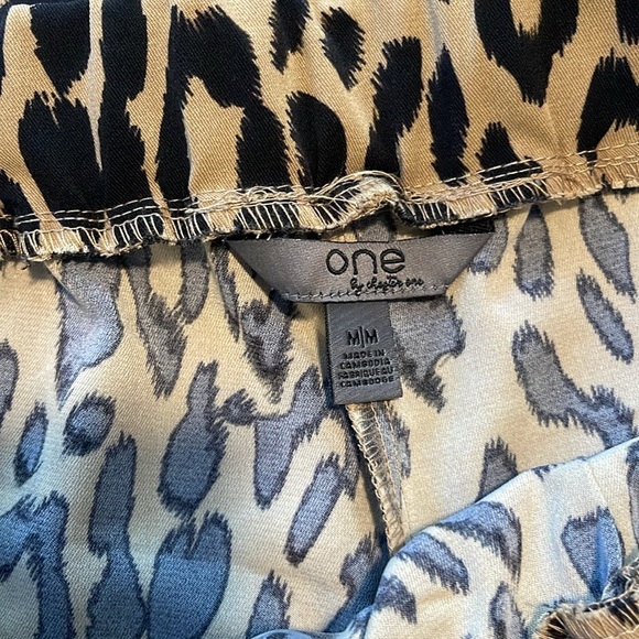 Pants - Picture 2 of 5